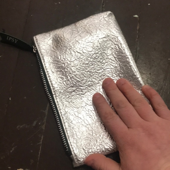 Ipsy bag - Picture 3 of 3